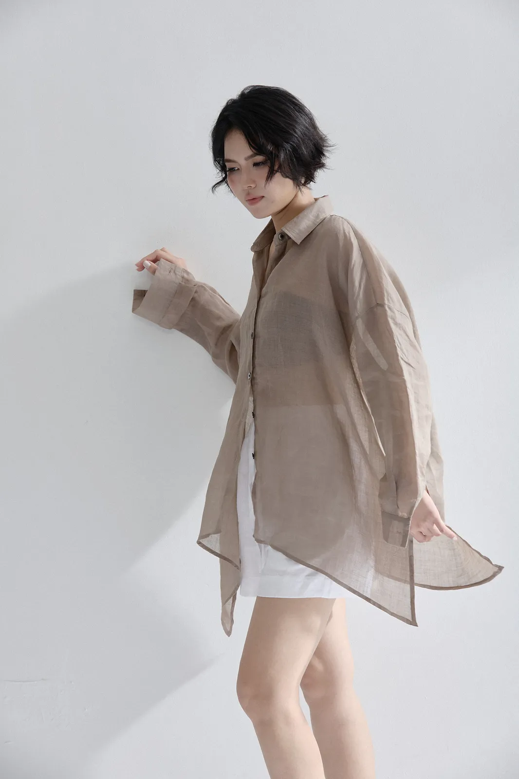 Áo sơ mi dáng dài vạt chéo